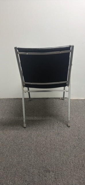 Chaise Empillable