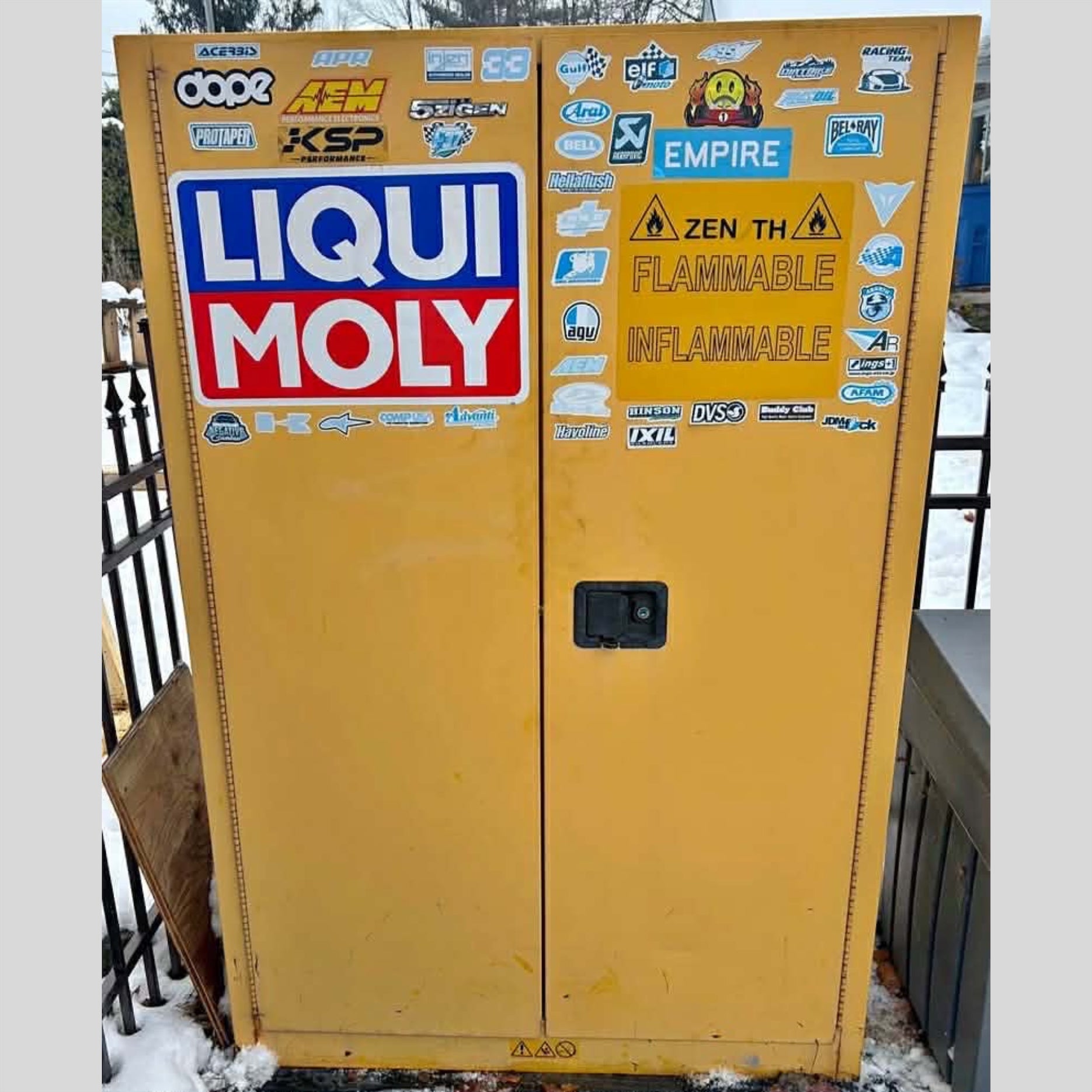 Armoire de Sécurité Jaune pour Liquides Inflammables | Bureau L'Entrepôt