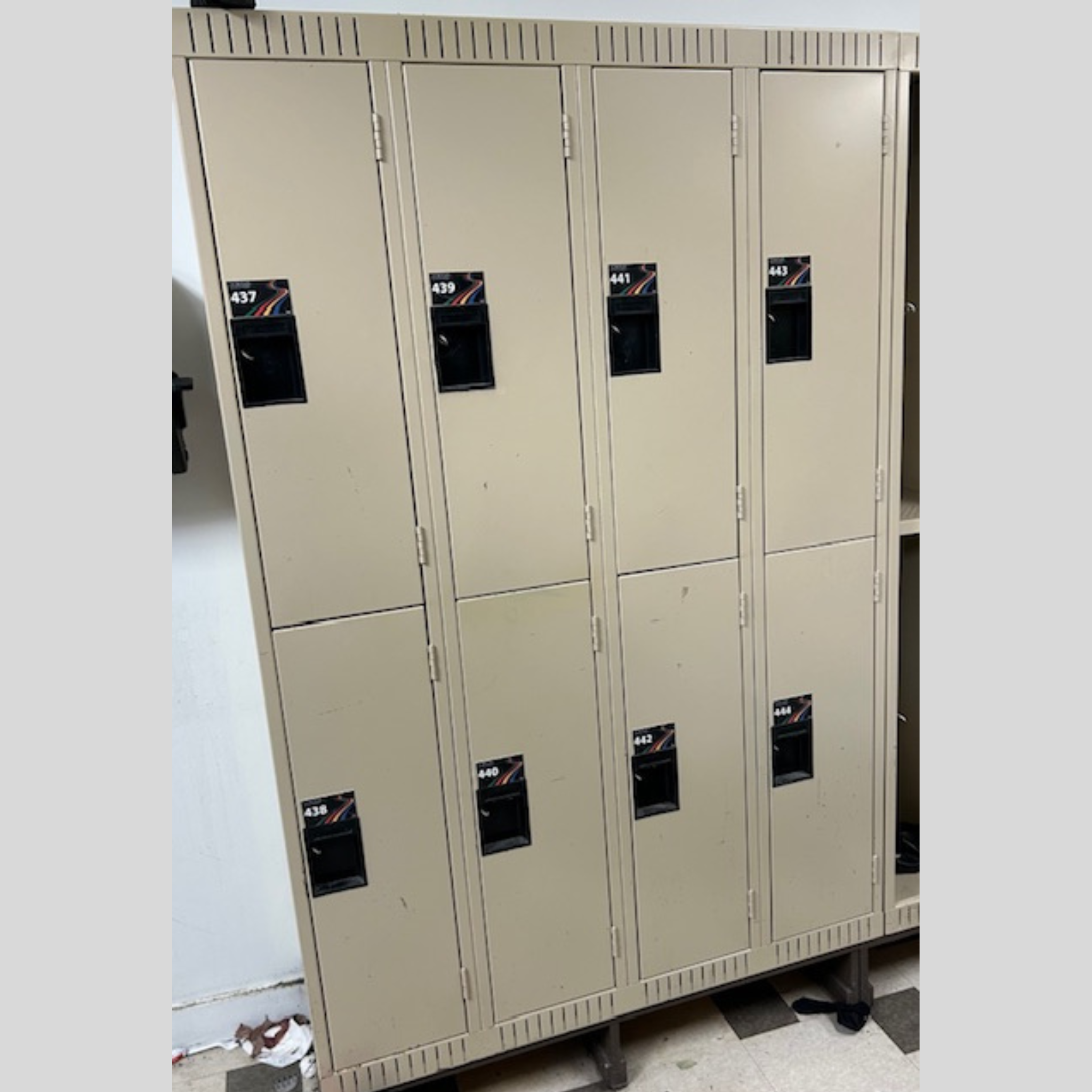 Bloc de 6 Casiers Vestiaires (2 Niveaux) - Beige/Crème - Idéal Bureau, École, Gym | Bureau L'entrepôt