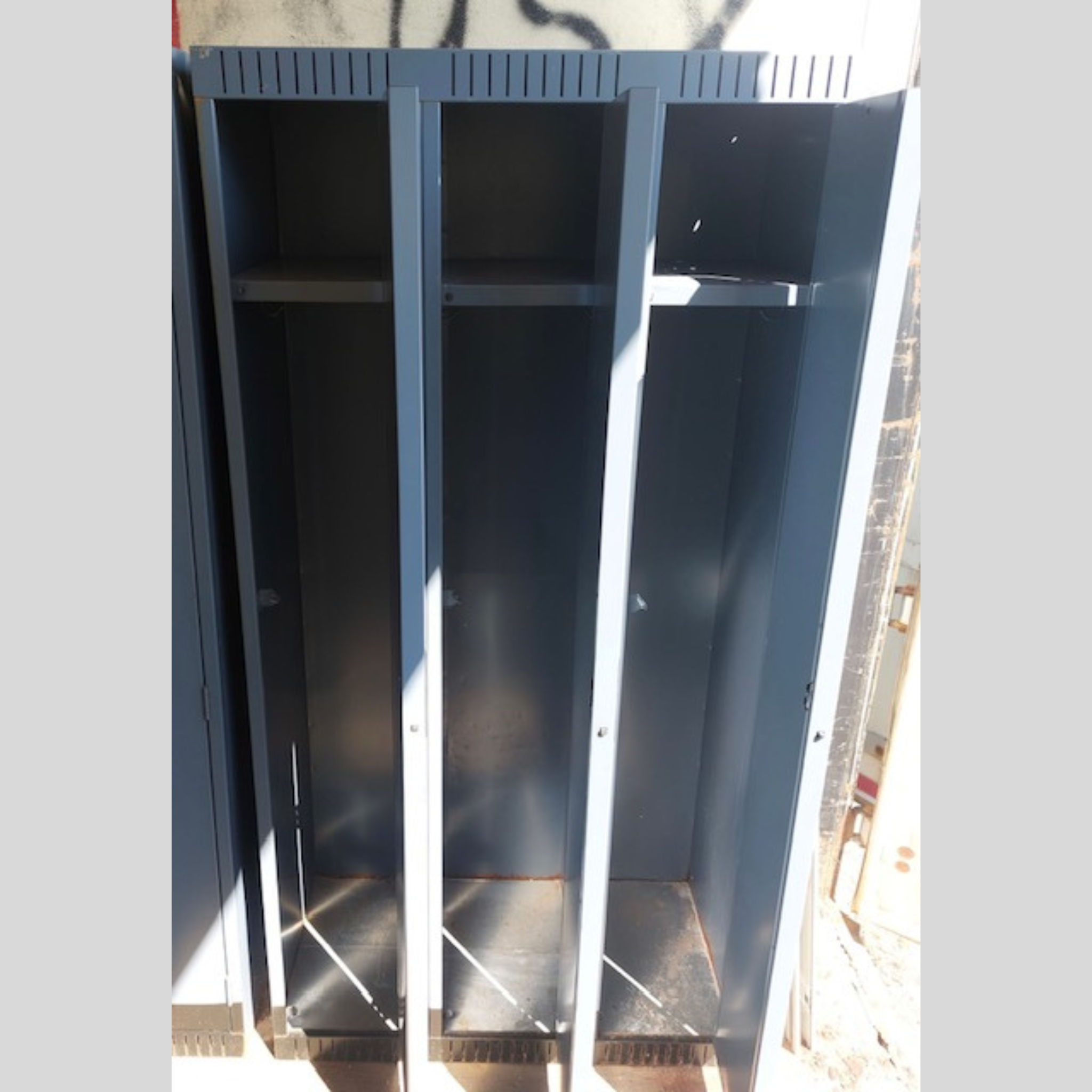 Casier Vestiaire 3 Portes Pleine Hauteur 