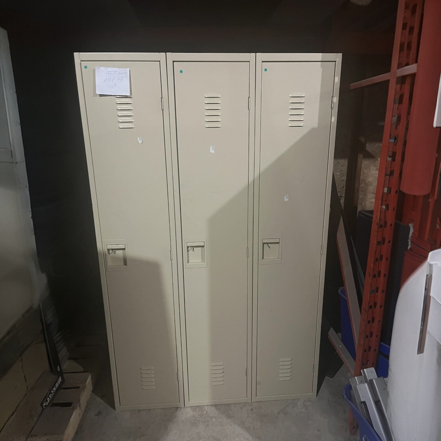 Casier Vestiaire 3 Portes Pleine Hauteur - Beige Clair (45 po Large - Usagé)  | Bureau L'entrepôt