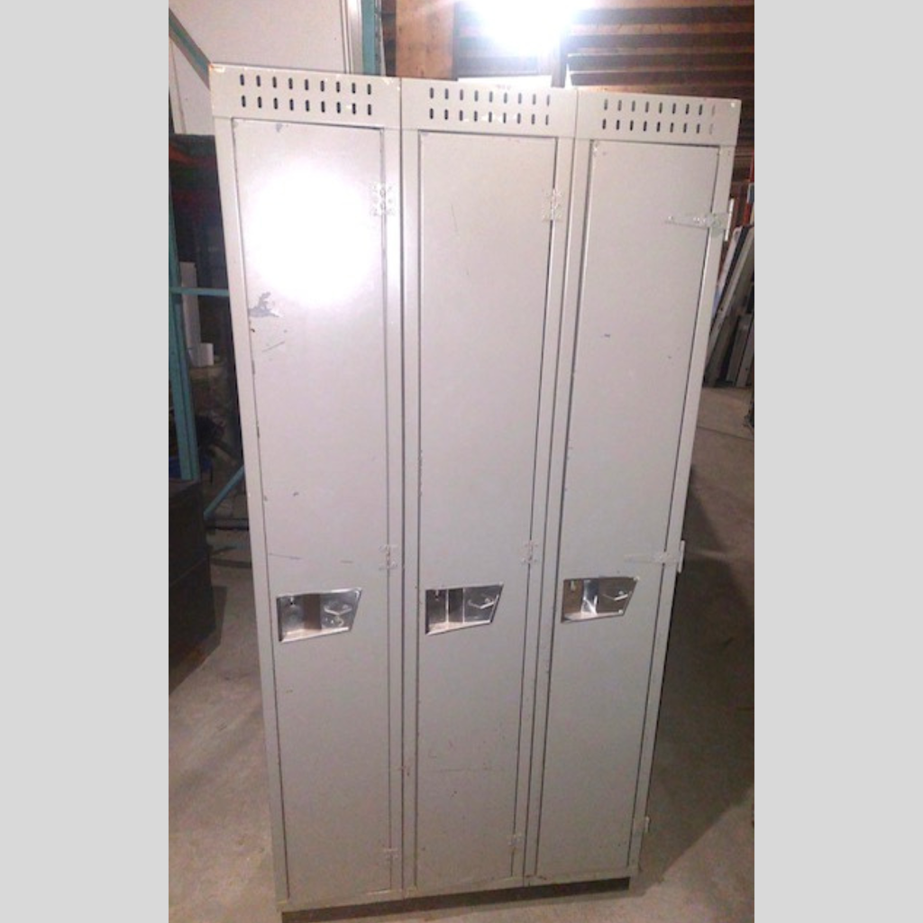 Casier Vestiaire Métallique 3 Portes - Pleine Hauteur - Gris (Usagé)  | Bureau L'entrepôt