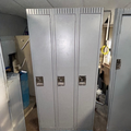 Casier Vestiaire Métallique 3 Portes - Pleine Hauteur - Gris (Usagé Impeccable)  | Bureau L'entrepôt