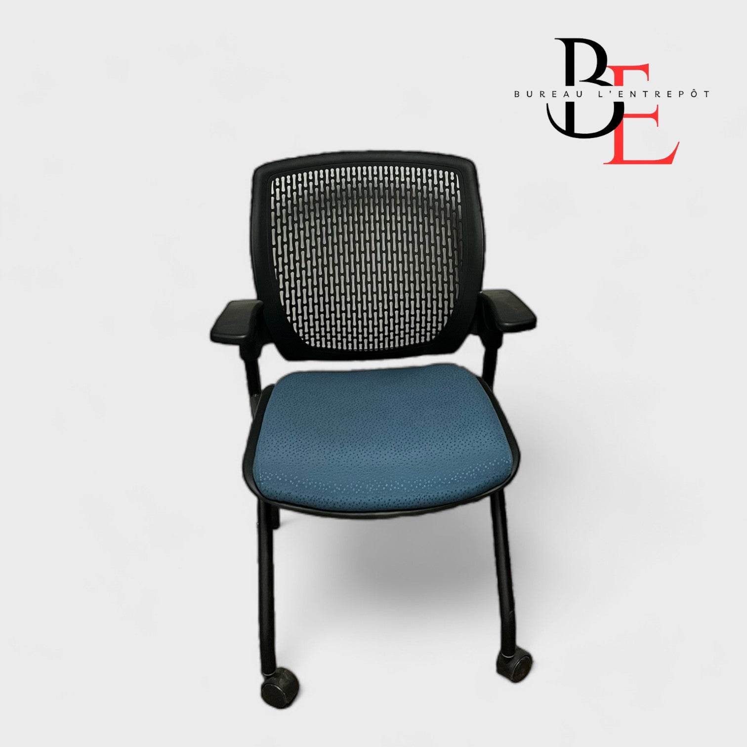 Chaise Empilable sur Roulettes | Bureau L'Entrepôt