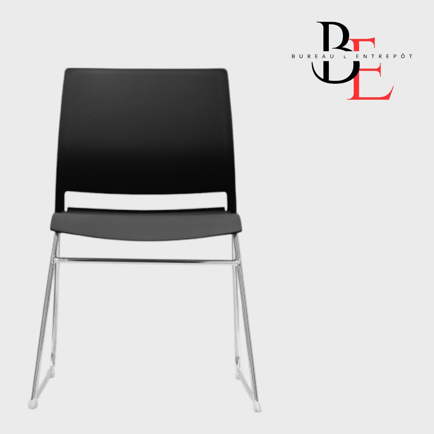 Chaise Monobloc – Base Traîneau Chromée, Facile à Nettoyer, Empilable | Bureau L'Entrepôt