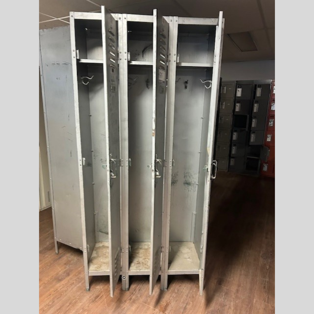 Vestiaire Métallique Vintage 3 Portes - 15x36x78H - Pleine Hauteur | Bureau L'entrepôt