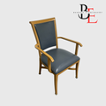 Chaise robuste en bois
