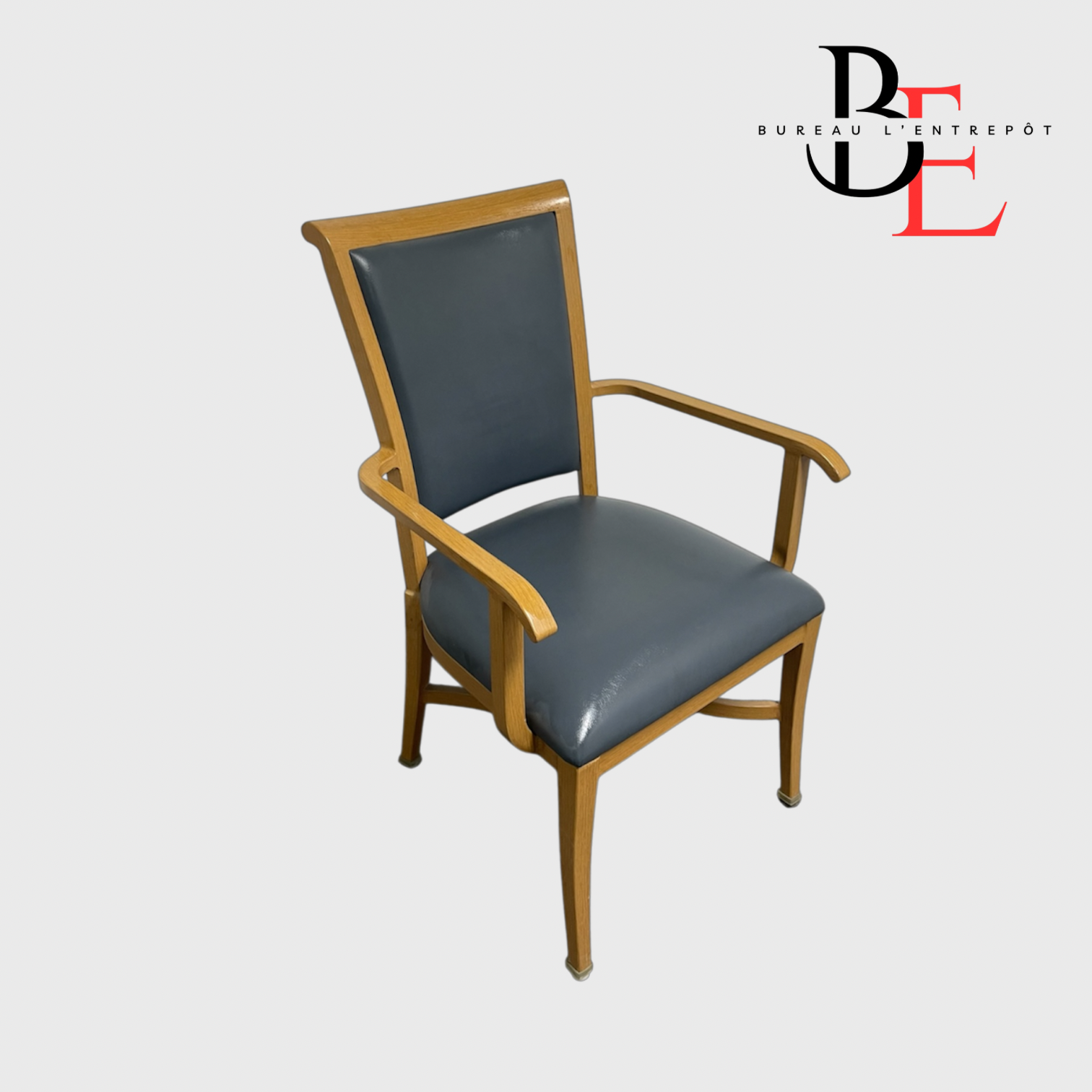 Chaise robuste en bois