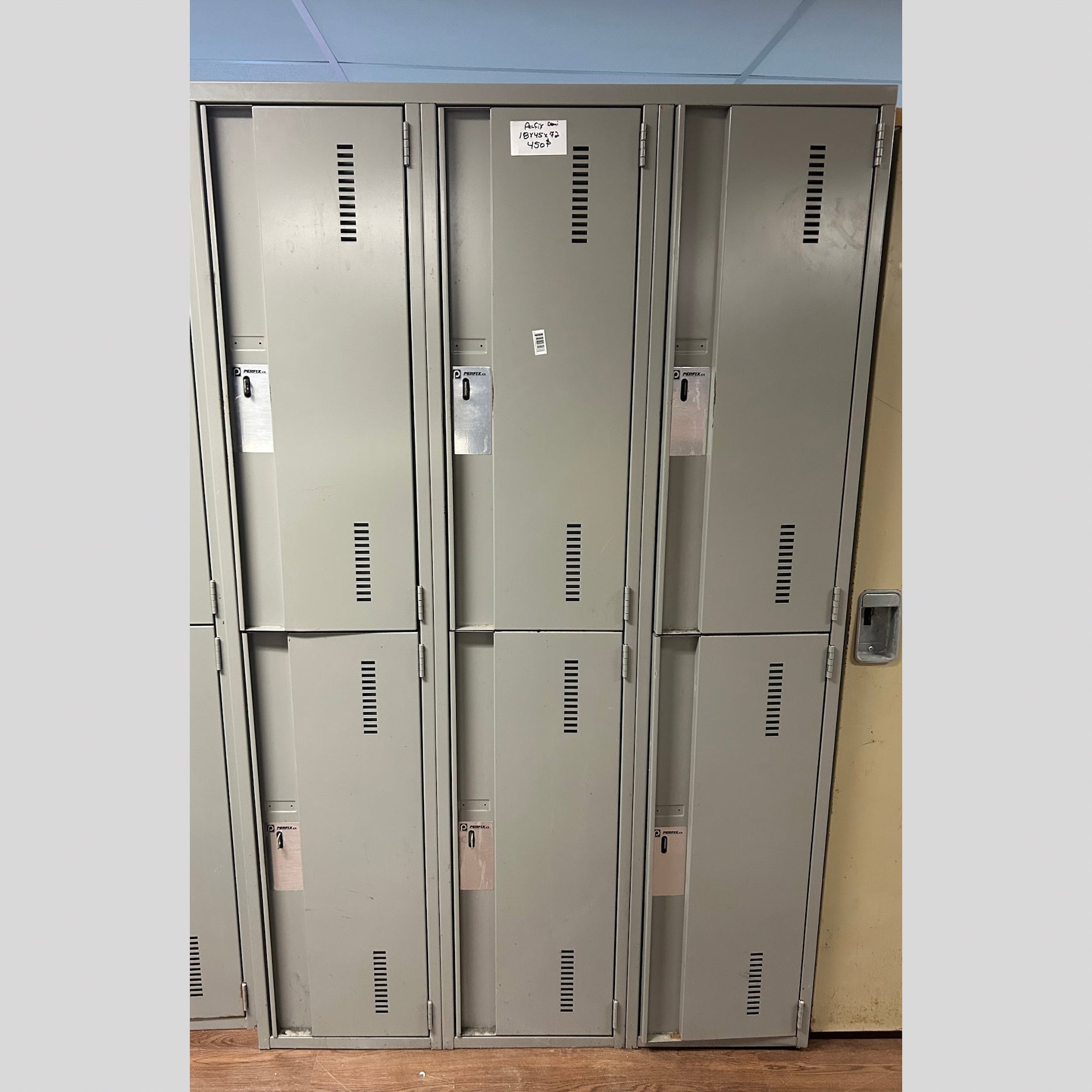 Vestiaire PERFIX à Demi-Porte | Bureau L'Entrepôt